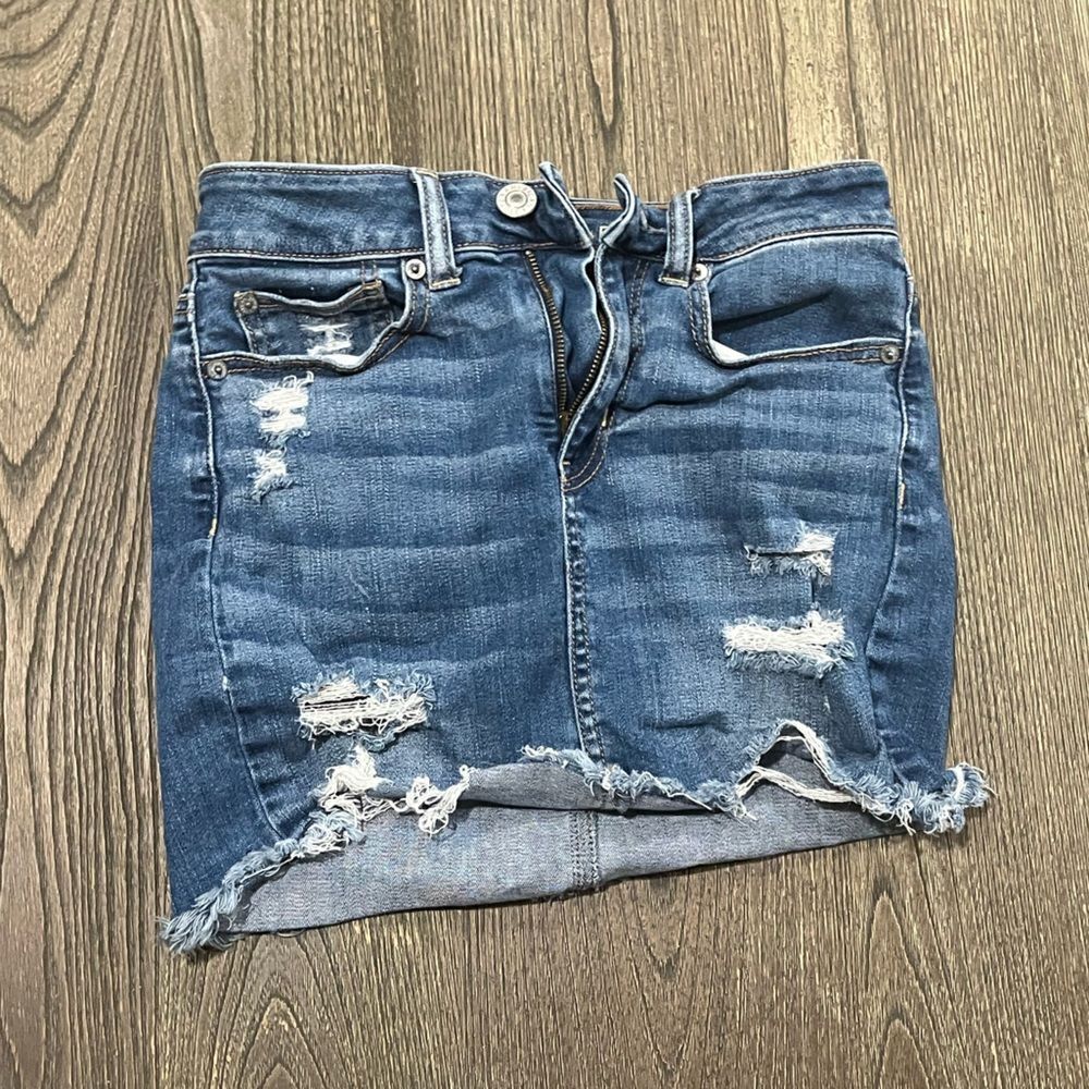 American Eagle Womens Super Stretch Denim Skirt Distressed Medium Wash Size 0